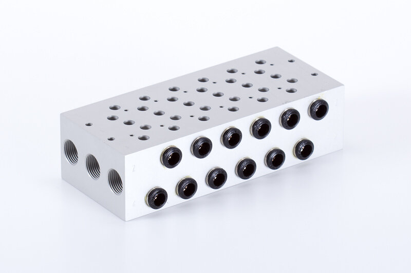R 502 784